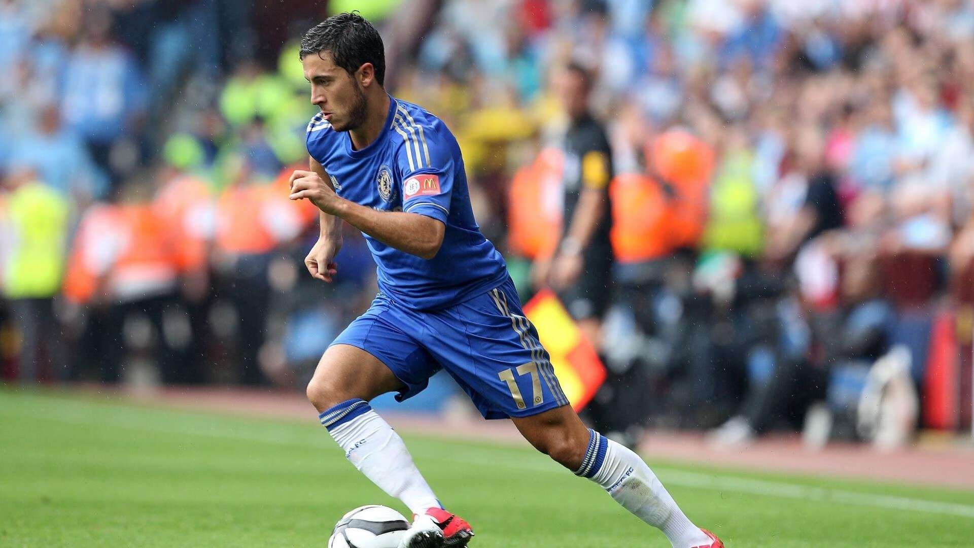 体育场馆全面升级观赛体验大幅提升观众满意度，体育馆观众席